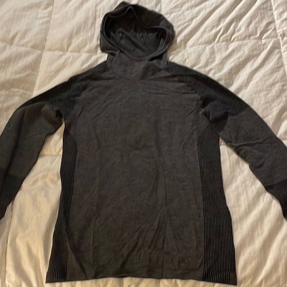 Worn once adidas running top smoke and animal free home - Picture 3 of 12